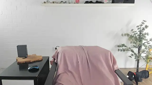 MendiPetite online show from 02.18.26