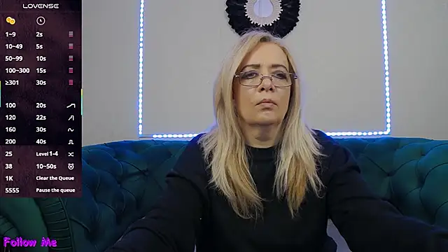 IvanaCharm online show from 11.28.25