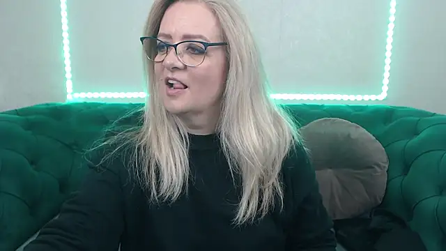 IvanaCharm online show from 04.15.26