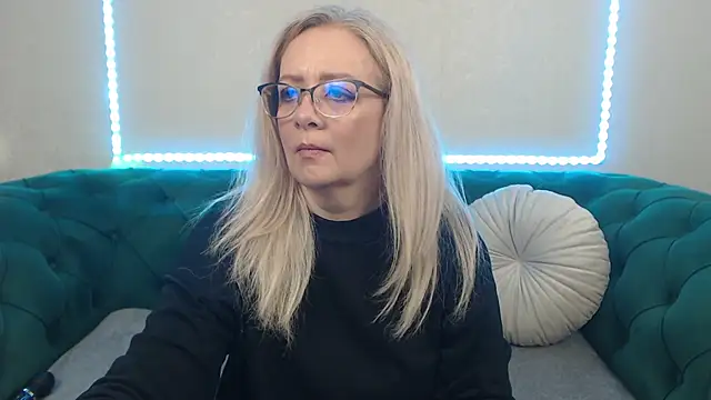 IvanaCharm online show from 05.19.26