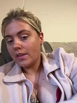 Blondiee3088 online show from 01.21.25