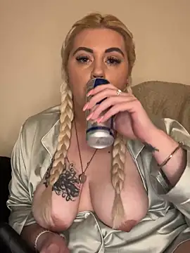 Blondiee3088 online show from 02.10.25