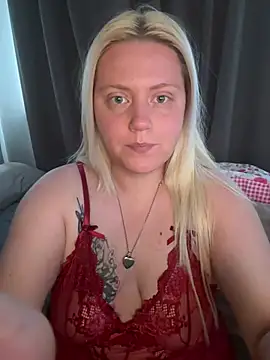 Snapshot of Blondiee3088 chatting on 08.04.26 Blondiee3088 online show from 08.04.26