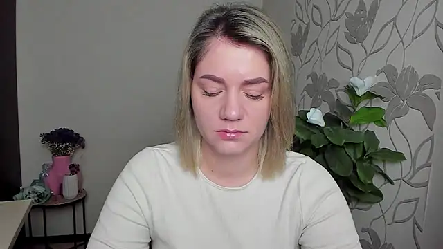 MariaSttone online show from 10.24.25