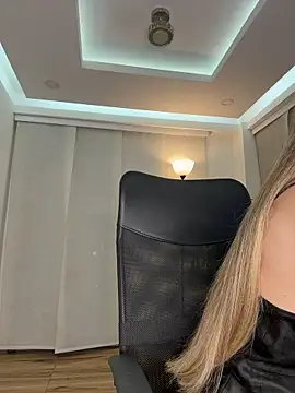 nicollefiorett online show from 11.03.25