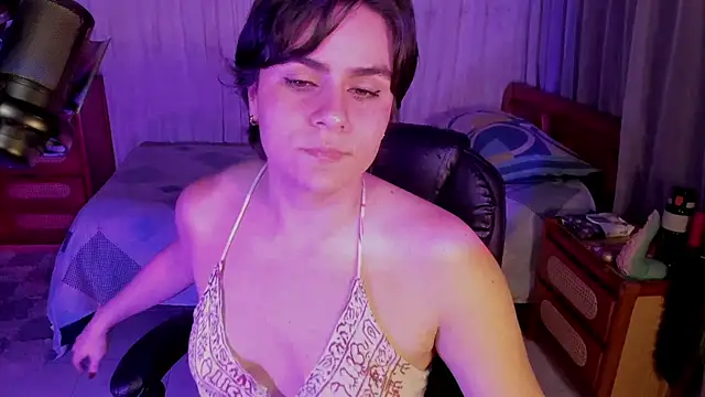 Snapshot of isabelacooperr chatting on 06.14.26 isabelacooperr online show from 06.14.26