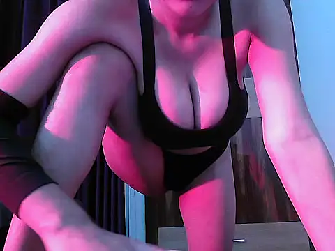 Official queen online show from 04.04.26