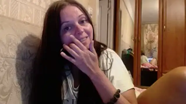 Snapshot of CatMelissa chatting on 09.16.25 CatMelissa online show from 09.16.25