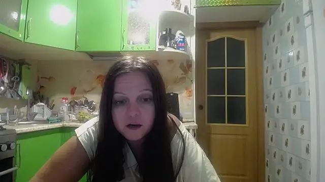 Snapshot of CatMelissa chatting on 09.18.25 CatMelissa online show from 09.18.25