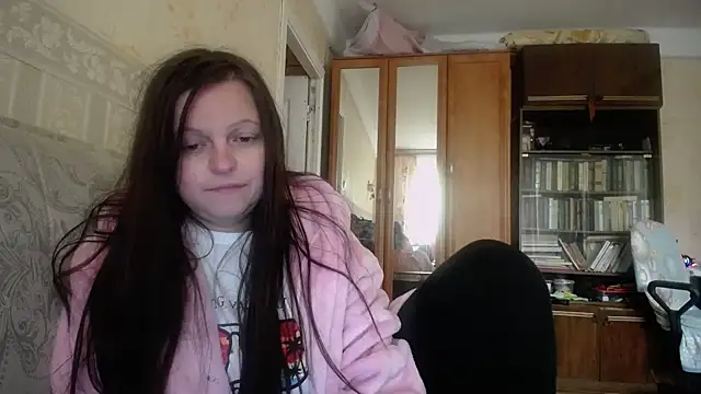 Snapshot of CatMelissa chatting on 10.02.25 CatMelissa online show from 10.02.25