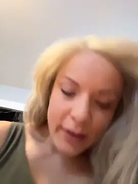 EllaSnow online show from 04.09.26