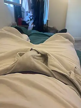 Snapshot of Enzo_showww chatting on 12.25.24 Enzo showww online show from 12.25.24