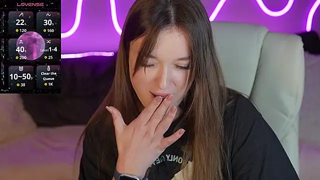 DonnaLustt online show from 11.04.25