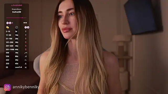 Snapshot of Coconutkittyy chatting on 03.17.25 Coconutkittyy online show from 03.17.25