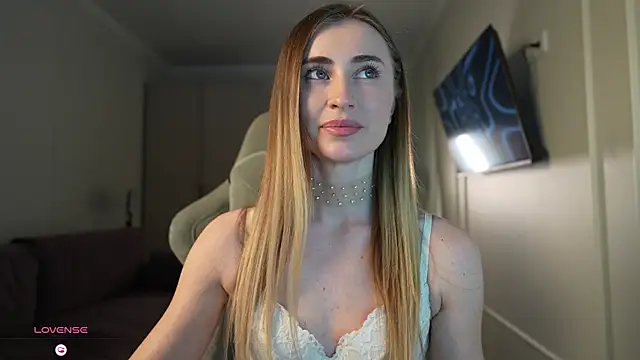 Snapshot of Coconutkittyy chatting on 10.26.25 Coconutkittyy online show from 10.26.25