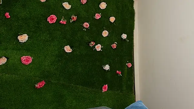 Huge Titties  online show from 04.11.26