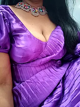 Snapshot of amala_ss chatting on 01.01.25 amala ss online show from 01.01.25