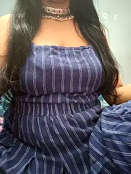 Snapshot of amala_ss chatting on 01.04.25 amala ss online show from 01.04.25
