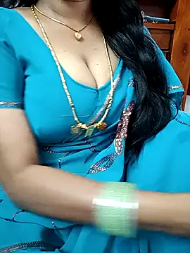 Snapshot of amala_ss chatting on 01.24.25 amala ss online show from 01.24.25