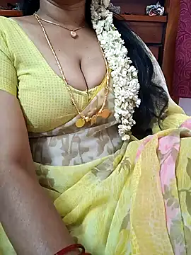 Snapshot of amala_ss chatting on 01.28.25 amala ss online show from 01.28.25