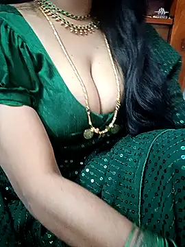 Snapshot of amala_ss chatting on 02.14.25 amala ss online show from 02.14.25