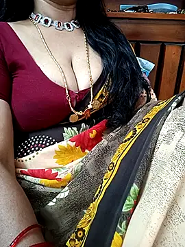 Snapshot of amala_ss chatting on 02.16.25 amala ss online show from 02.16.25