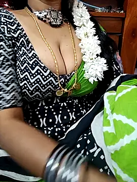 Snapshot of amala_ss chatting on 02.20.25 amala ss online show from 02.20.25