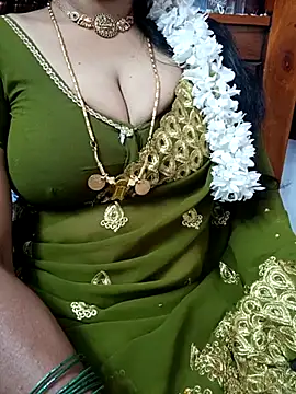 Snapshot of amala_ss chatting on 02.21.25 amala ss online show from 02.21.25