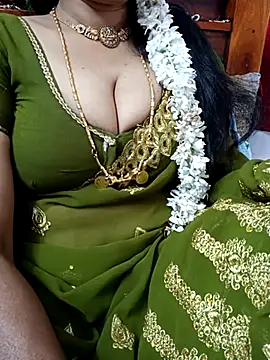 Snapshot of amala_ss chatting on 02.22.25 amala ss online show from 02.22.25
