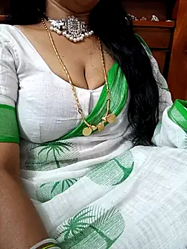 Snapshot of amala_ss chatting on 02.24.25 amala ss online show from 02.24.25