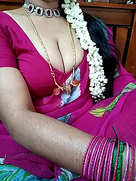 Snapshot of amala_ss chatting on 03.08.25 amala ss online show from 03.08.25