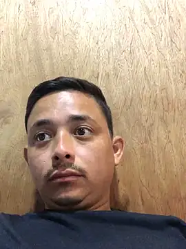 isacalejandroo online show from 12.29.24