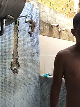 isacalejandroo online show from 02.28.25