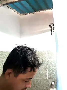 isacalejandroo online show from 09.29.25