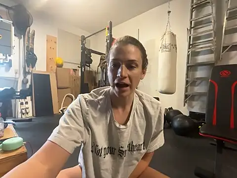 Snapshot of MissSwitch chatting on 12.06.24 MissSwitch online show from 12.06.24