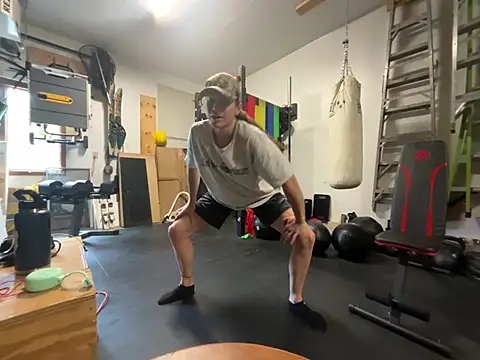 Snapshot of MissSwitch chatting on 12.12.24 MissSwitch online show from 12.12.24