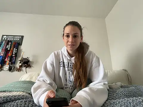 Snapshot of MissSwitch chatting on 01.09.25 MissSwitch online show from 01.09.25