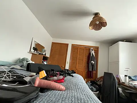 Snapshot of MissSwitch chatting on 01.19.25 MissSwitch online show from 01.19.25