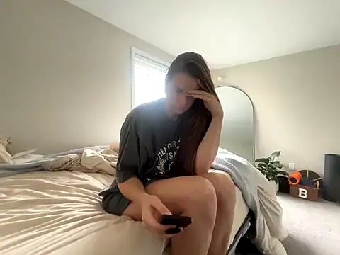 Snapshot of MissSwitch chatting on 10.07.25 MissSwitch online show from 10.07.25