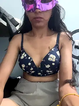 Snapshot of HotRiyacpl chatting on 11.18.25 HotRiyacpl online show from 11.18.25