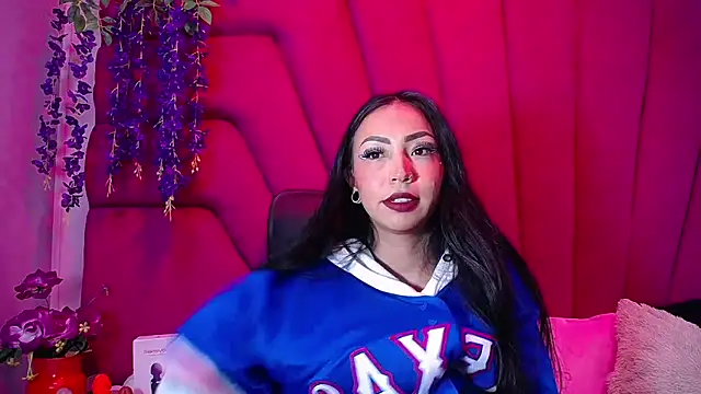 nathalia pink online show from 11.05.25