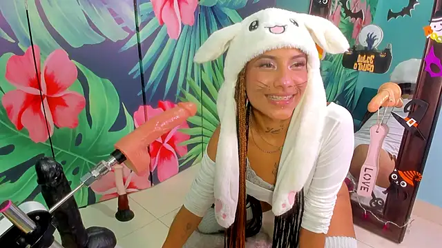 Mieldeluna online show from 10.19.25