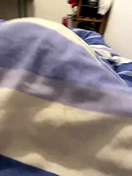 Snapshot of Lcrete chatting on 10.25.25 Lcrete online show from 10.25.25