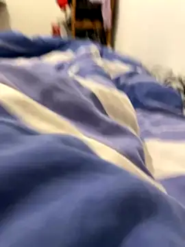 Snapshot of Lcrete chatting on 10.27.25 Lcrete online show from 10.27.25