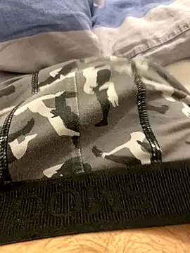 Snapshot of Lcrete chatting on 11.26.25 Lcrete online show from 11.26.25