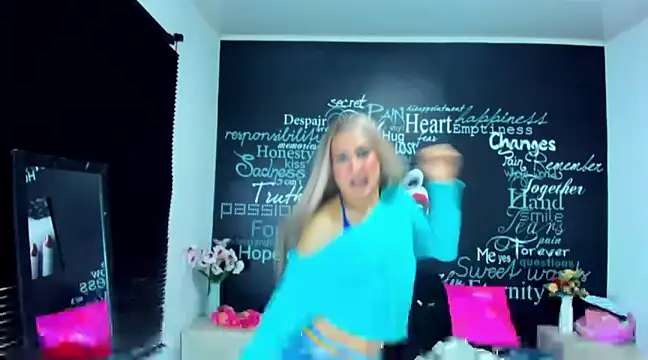 DarianaGia online show from 12.14.24