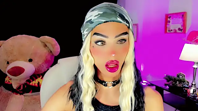 dollswit01 online show from 01.25.25