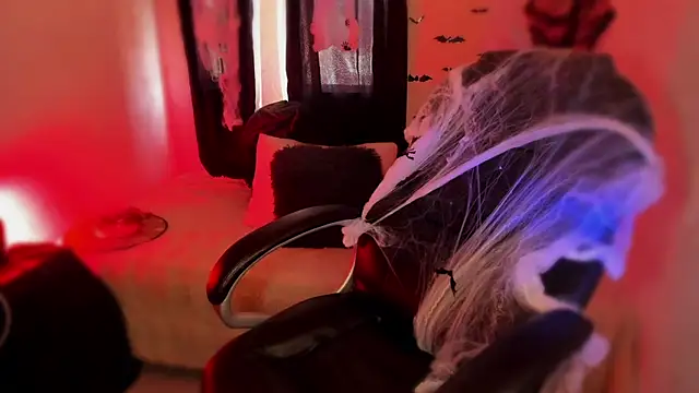 isabelithaa online show from 10.15.25