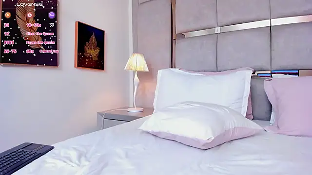 Snapshot of AmbarJensen chatting on 01.08.25 AmbarJensen online show from 01.08.25