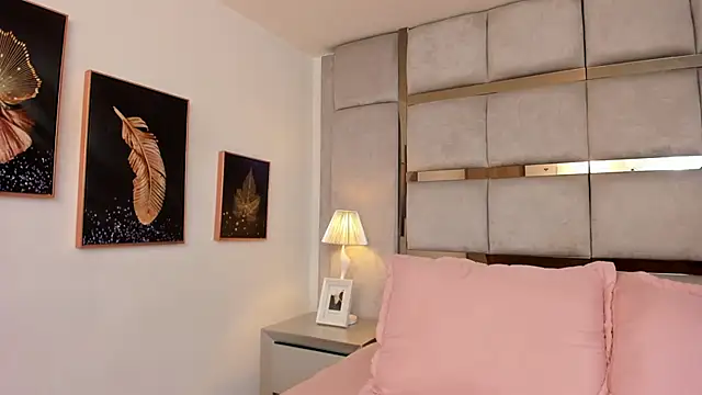 Snapshot of AmbarJensen chatting on 09.25.25 AmbarJensen online show from 09.25.25